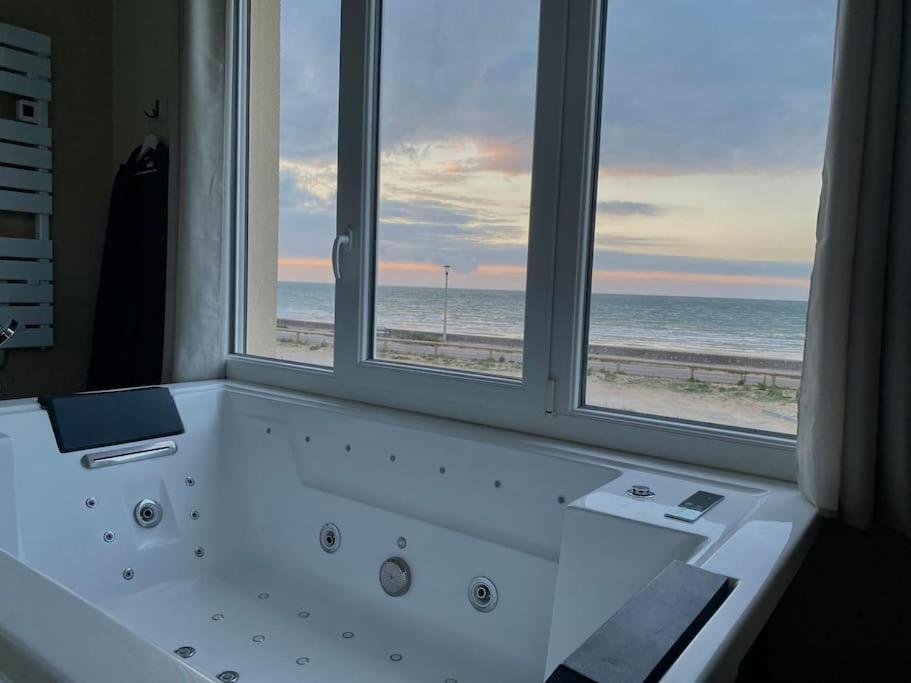 Spa Privatif Face Mer Riva Romantic & Spa Ouistreham Luaran gambar