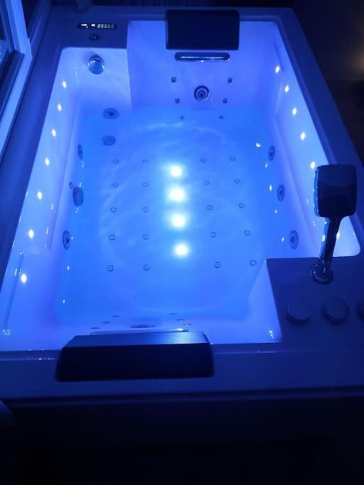 Spa Privatif Face Mer Riva Romantic & Spa Ouistreham Luaran gambar